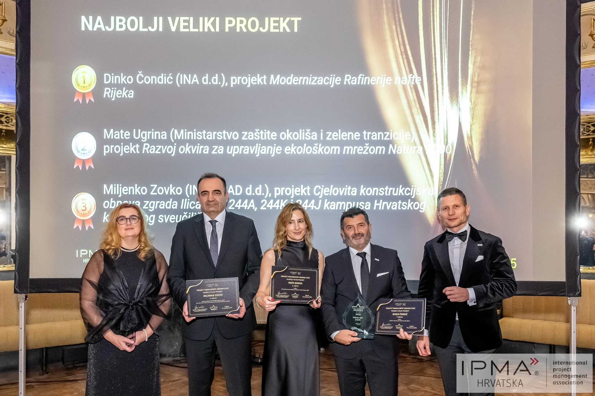Dobitnici priznanja na pozornici