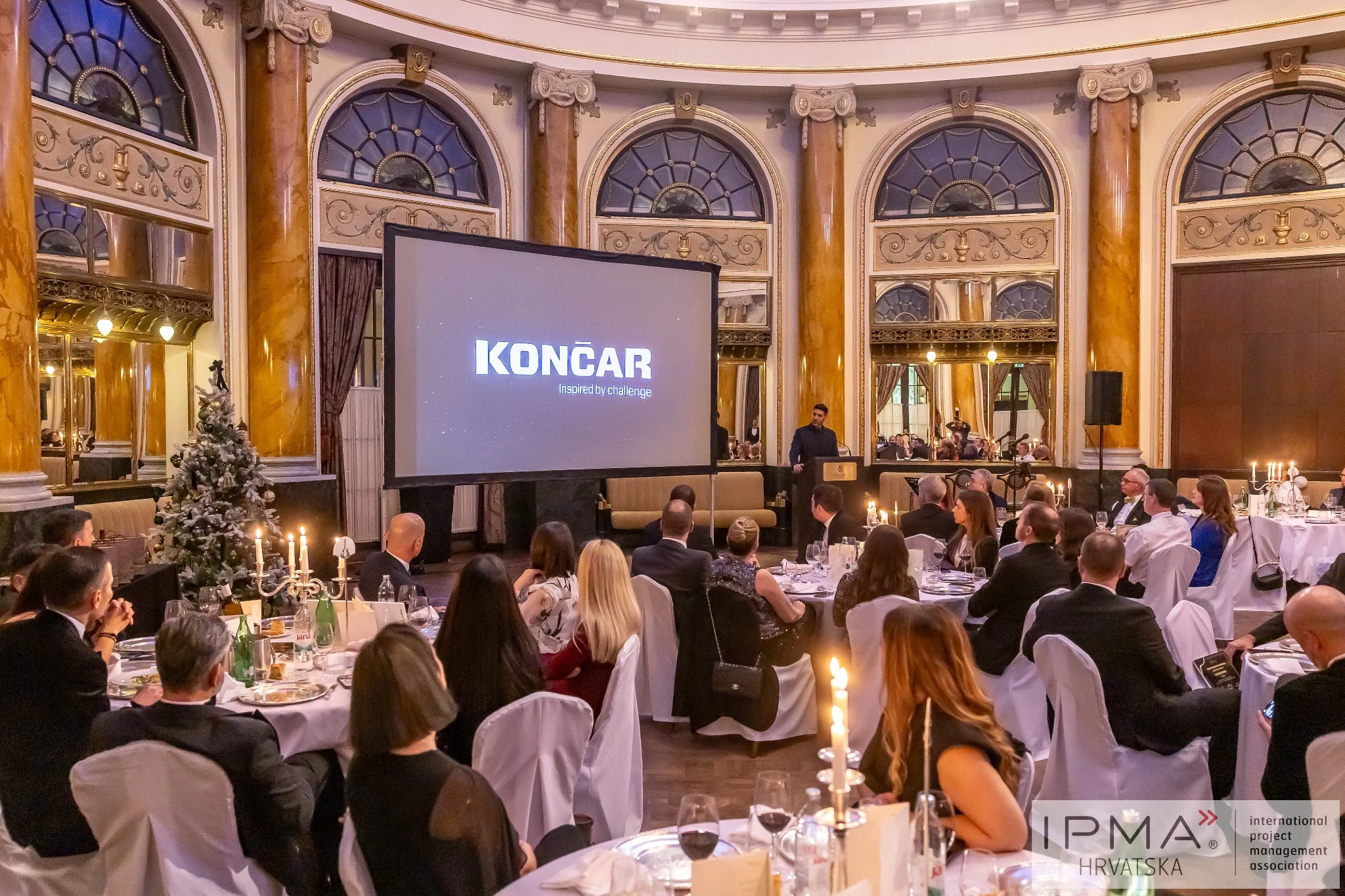 Uzvanici i program u svečanoj dvorani